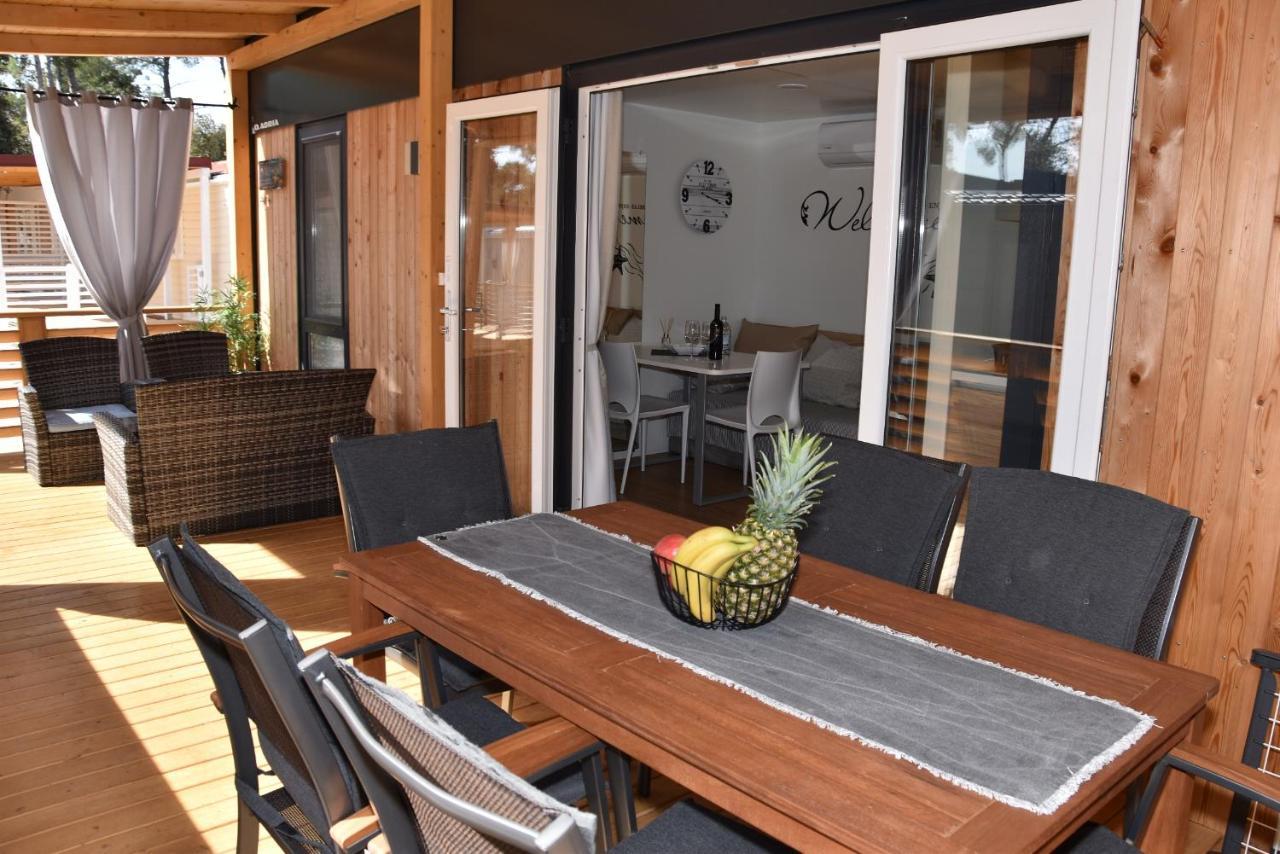 Mobile Home Starfish IV Camp Biograd Биоград на Мору Екстериор снимка