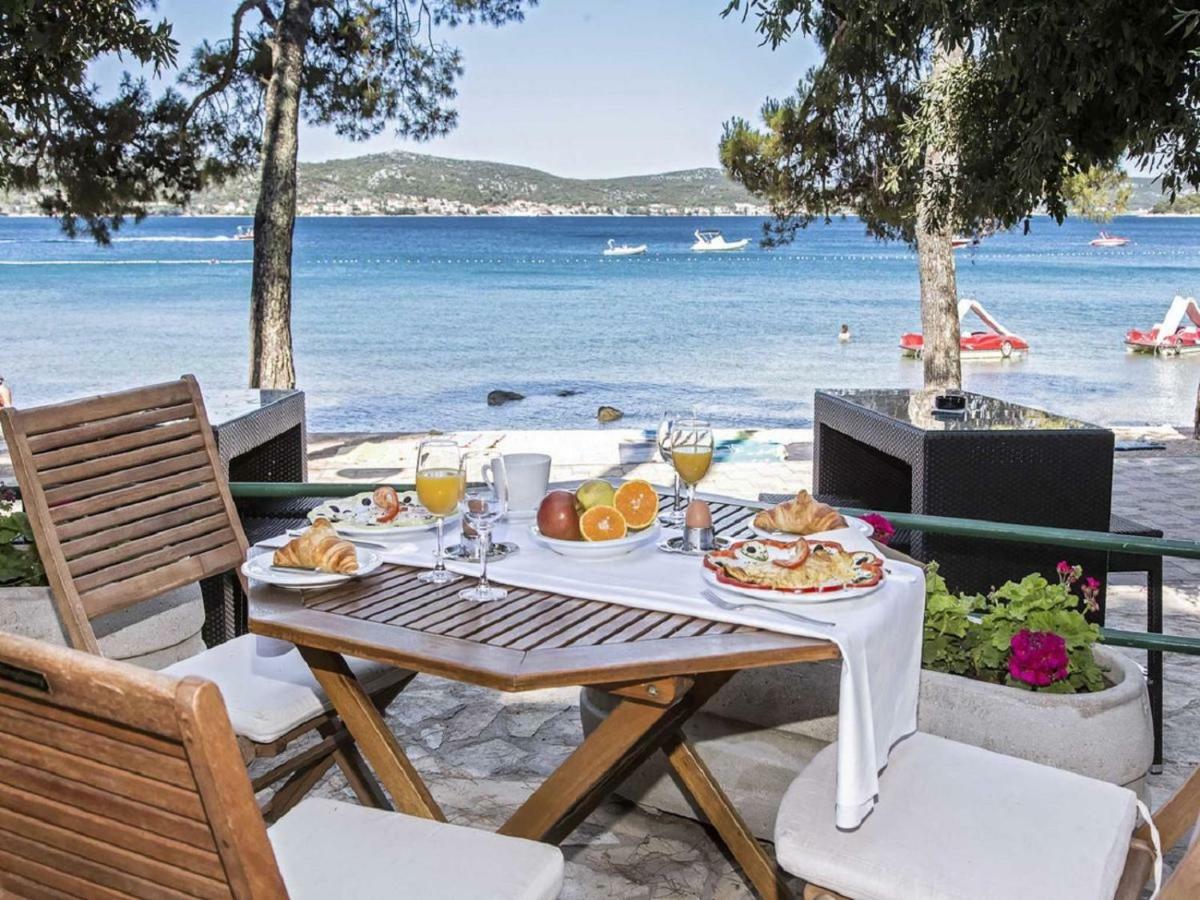 Mobile Home Starfish IV Camp Biograd Биоград на Мору Екстериор снимка