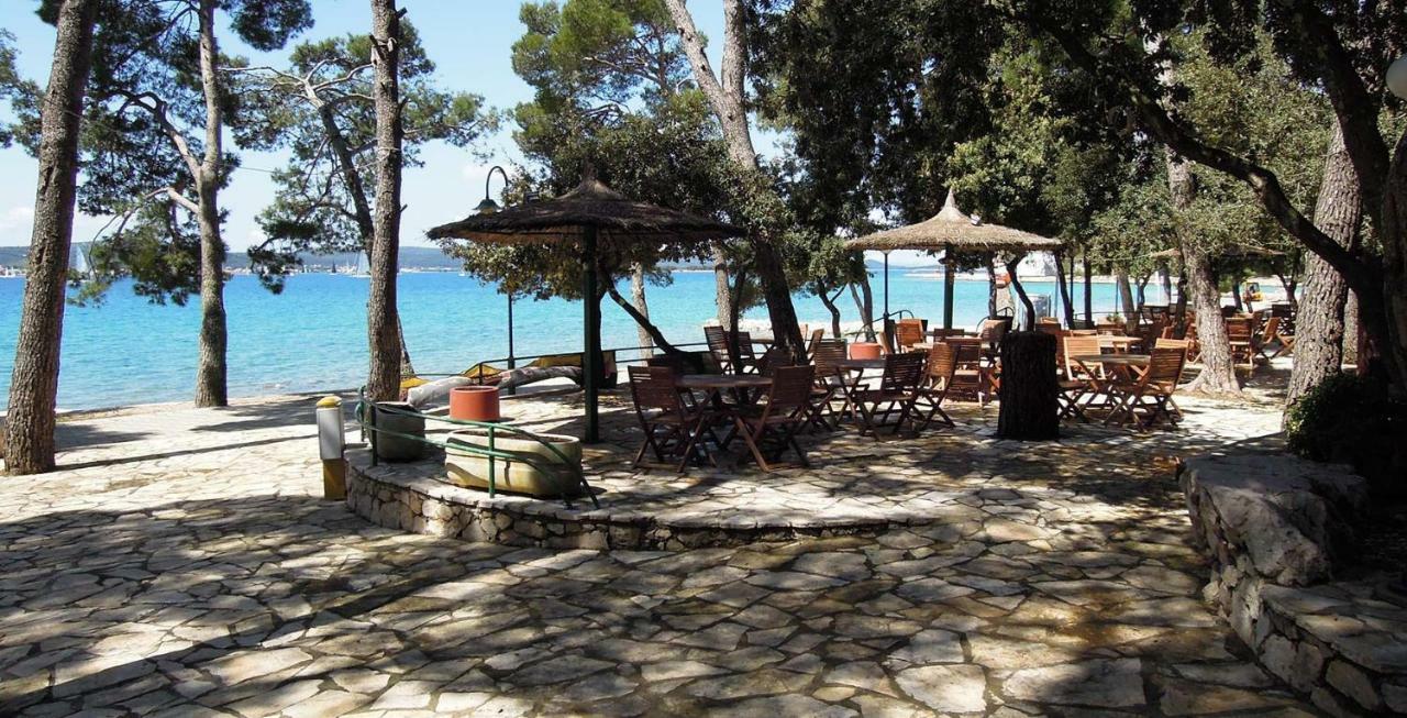 Mobile Home Starfish IV Camp Biograd Биоград на Мору Екстериор снимка