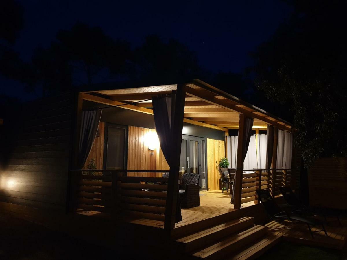 Mobile Home Starfish IV Camp Biograd Биоград на Мору Екстериор снимка